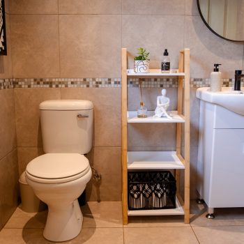 Modern ensuite bathroom at Simbali’s guest accommodation